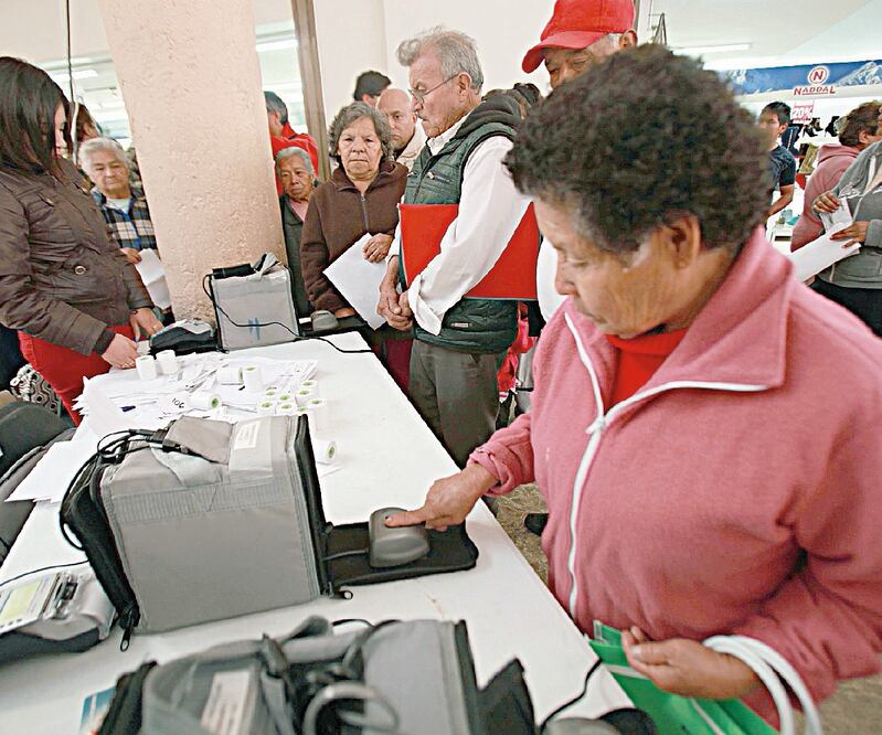 Por percibir menos de 20 mil pesos al mes, 3 millones 500 mil pensionados no tendrán retención del ISR en su aguinaldo. Foto: ARCHIVO EL UNIVERSAL