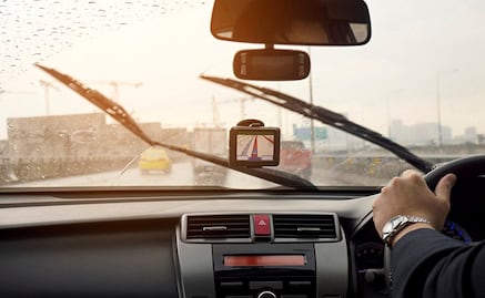 El truco con una papa que limpia el parabrisas de tu auto