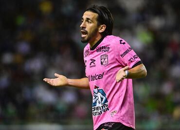 Fernando Navarro se lanza contra narrador de TUDN tras comentario racista a William Tesillo