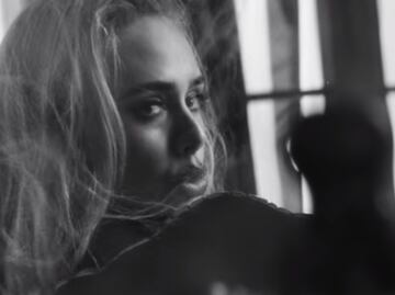 Adele enloquece a fans con "Easy On Me", tema que muestra momentos de profunda vulnerabilidad