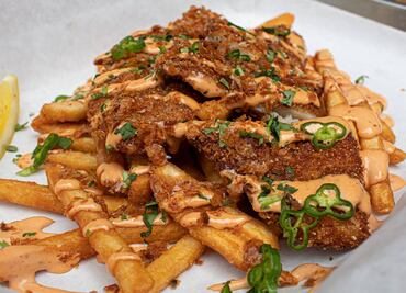 Mezcalchelas y pescado frito, el combo perfecto está en la Roma