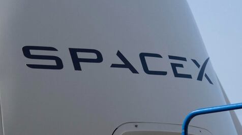 Cápsula de SpaceX con astronautas abordo fue trasladada con éxito a otro puerto de la EEI
