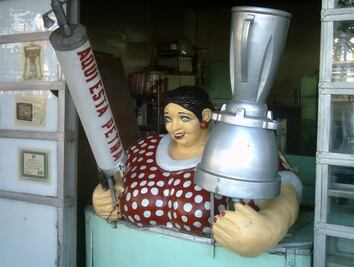 Petra, la famosa muñeca de la calzada San Antonio Abad