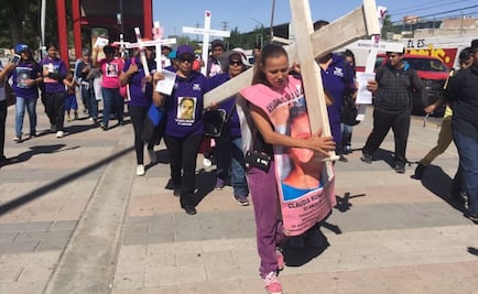 Madres de desaparecidas representan Viacrucis en Ciudad Juárez