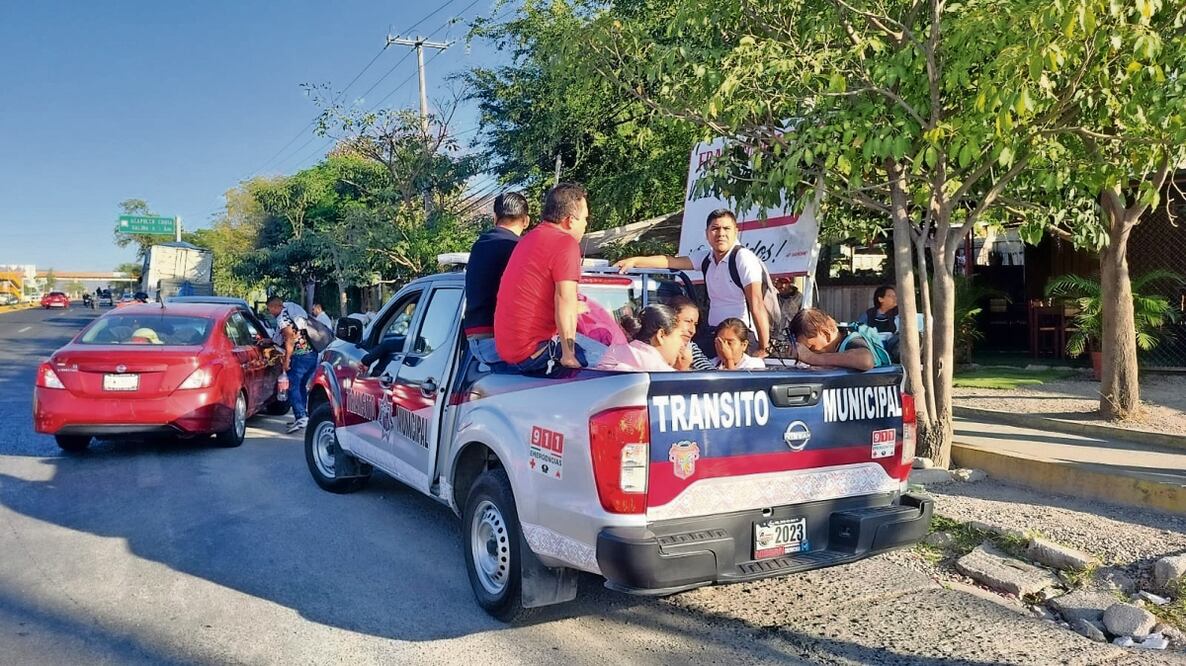 Las patrullas municipales son utilizadas para apoyar a la población, pero resultan insuficientes. Foto: Especial