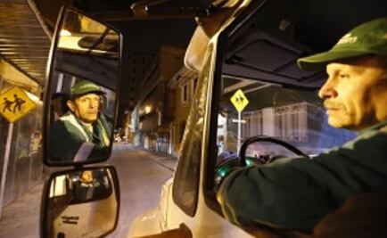 Recolector de basura y "Señor de los Libros"