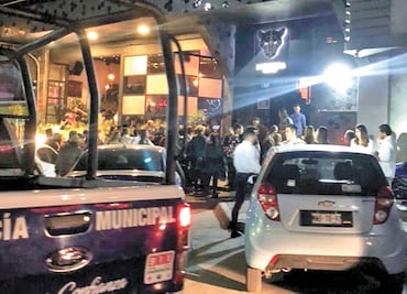 En Satélite, sacan a 500 de fiestas