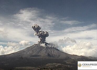 Popocatépetl presenta nueva explosión y emisión de ceniza