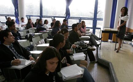 Presentan nuevas carreras de la UNAM en la FIL Minería