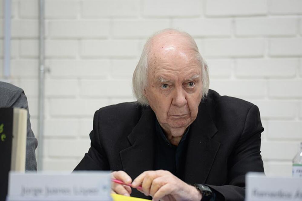 Jorge Juanes frente a la derrota de las certezas: escritura insurrecta que mezcla aforismo, imagen y revocación del mito.