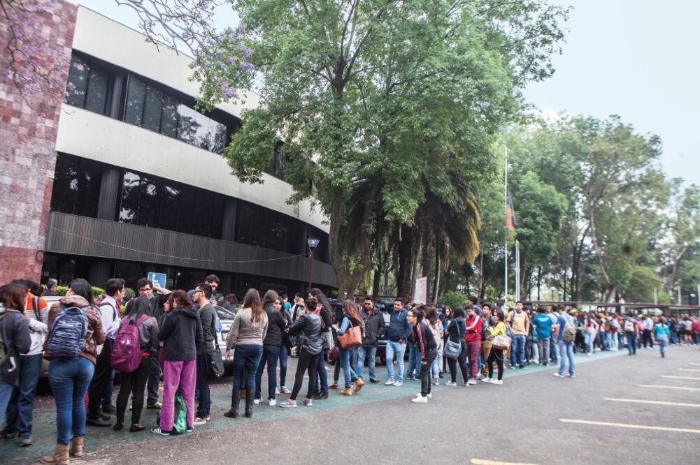 Trabajadores del IPN negaron el acceso a las instalaciones de la Escuela Superior de Comercio y Administración (ESCA) unidad Tepepan (ARCHIVO EL UNIVERSAL)