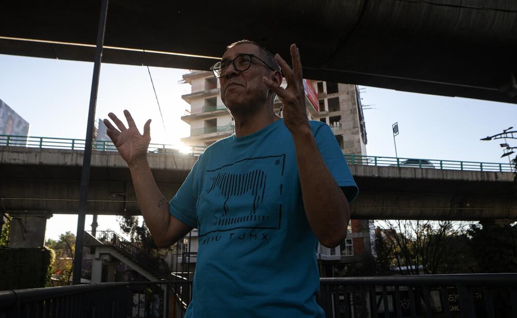 Entrevista al periodista Eduardo Cruz Vázquez, quien presenta su libro "Vislumbres del sector cultural". Fotos: Gabriel Pano/EL UNIVERSAL.