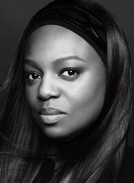 Ella es Pat McGrath, la primera makeup artist nombrada Dama del Imperio Británico 