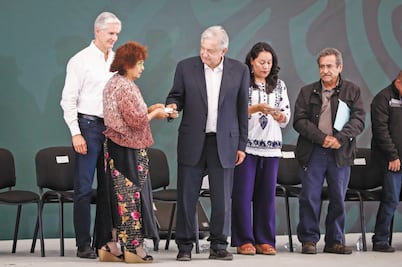 AMLO busca aval a la ley de austeridad