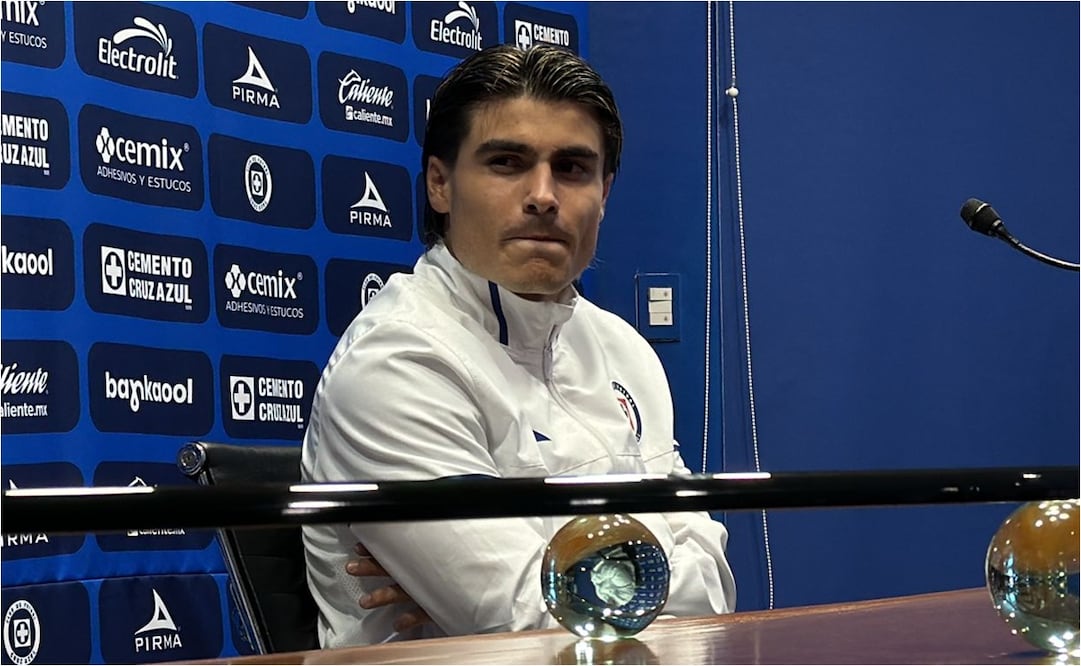 Luka Romero en su primera conferencia con Cruz Azul. FOTO: Edgar Enríquez/ EL UNIVERSAL