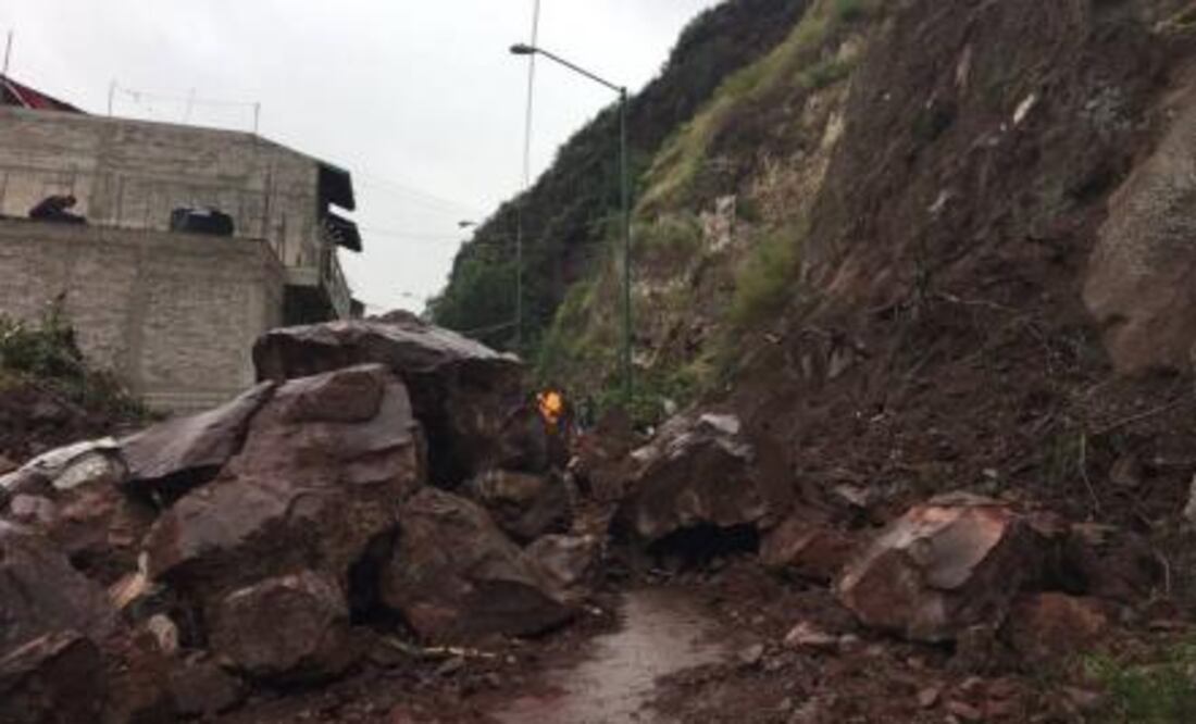 Alud en cerro "El Peñón" daña bardas de 4 lotes en Iztapalapa en marzo de 2023 /Foto: Archivo. EL UNIVERSAL