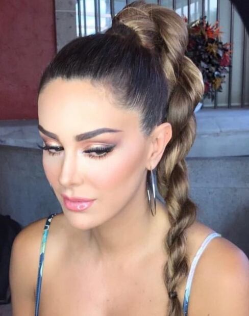 El peinado fácil y hermoso de Ninel Conde para llevar en cuarentena