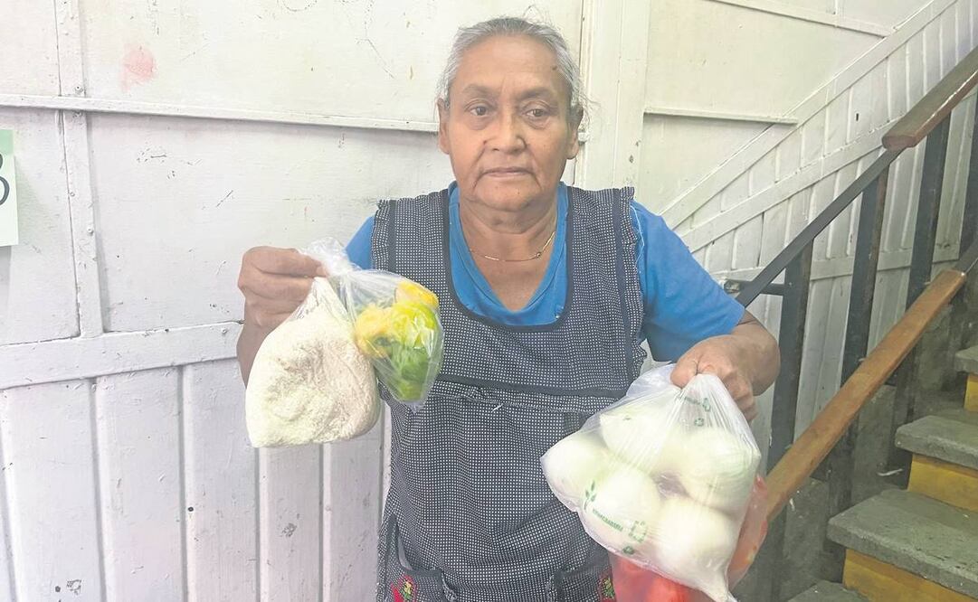 Martina compró verduras a menor costo en puestos donde se vende mercancía de segunda calidad. Foto: Especial