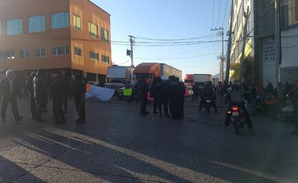 Cierran autopistas en protesta por construcción de muro en Cuautitlán Izcalli