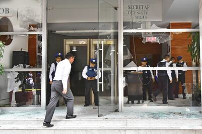 Dan fe de vandalismo en protesta por los 43