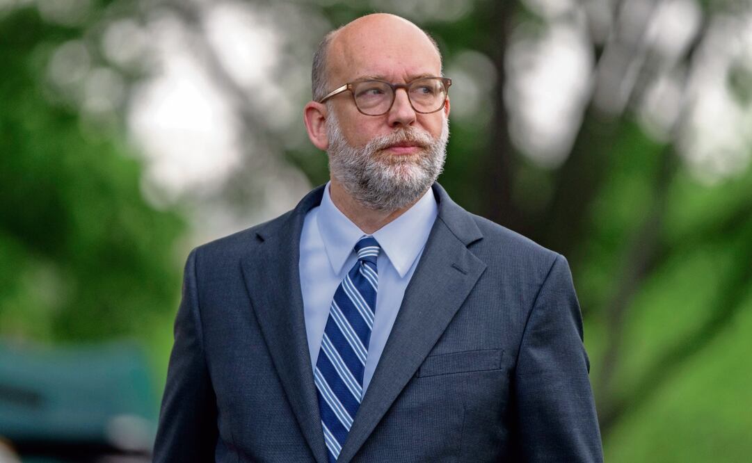 El director de la Oficina de Gestión y Presupuesto, Russell Vought, tras una entrevista en la Casa Blanca, el pasado 6 de mayo en Washington. Foto: Mark Schiefelbein / AP