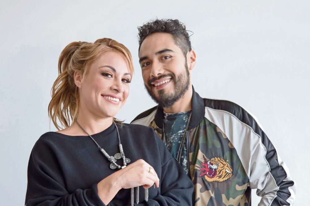 Diana y Elías Mejía consideran que su género es cumbia mix juvenil. (CORTESIA)