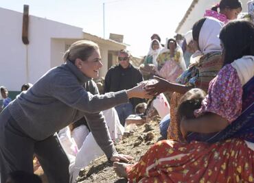 Maru Campos entrega 20 toneladas de maíz y frijol a familias chihuahuenses