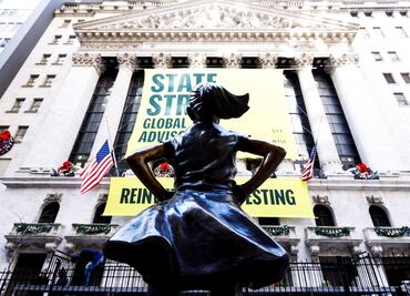 La "Niña sin miedo" se va a la Bolsa de Nueva York