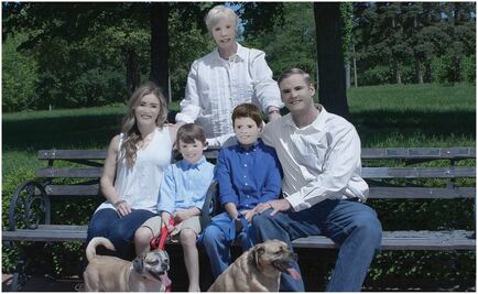 Fotógrafo arruina retratos familiares de la manera más divertida posible