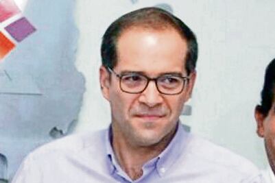 Gobernador de Colima se cuelga de la “ley mordaza”