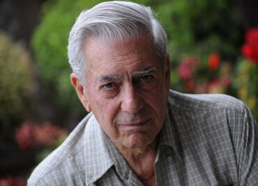 Mario Vargas Llosa era un amante del futbol; la vez que festejó su luna de miel viendo a Pelé