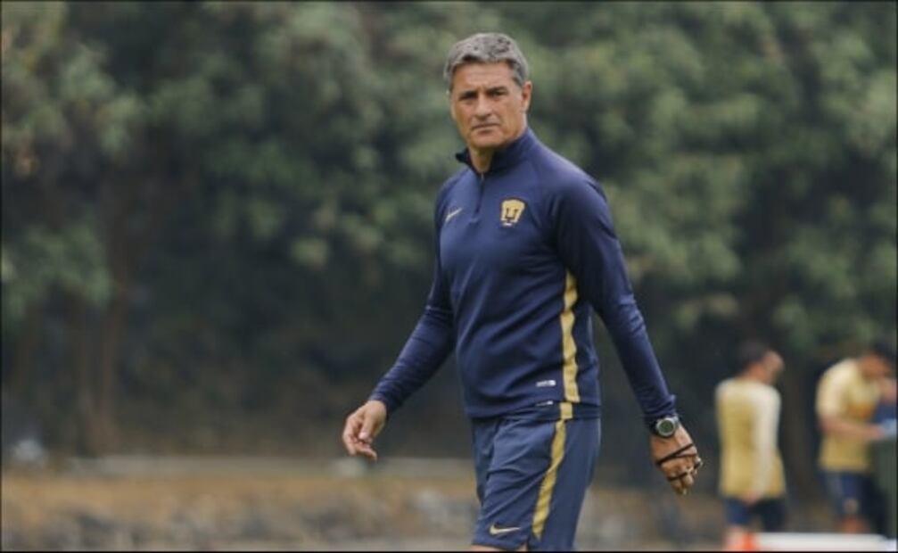 ¿Qué otros técnicos han dejado a su equipo antes de iniciar el torneo?