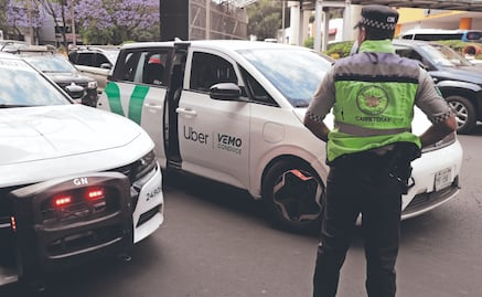 Ven improbable entrada de Uber a aeropuertos