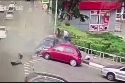 Auto embiste a transeúntes en Sochi, Rusia; reportan un muerto