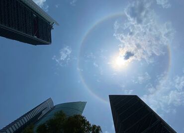 FOTOS: Halo Solar sorprende a habitantes de la CDMX