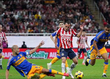 Chivas deja escapar el triunfo en el Estadio Akron; empata con Tigres