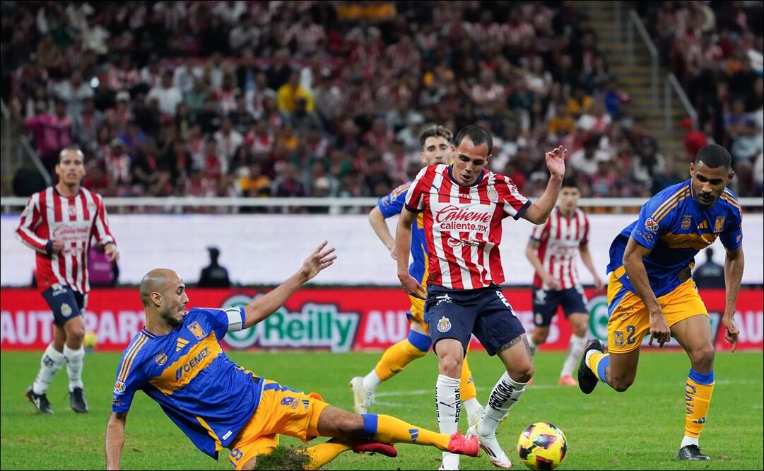Chivas dejó escapar la victoria en el Estadio Akron; empató con Tigres / FOTO: Imago7