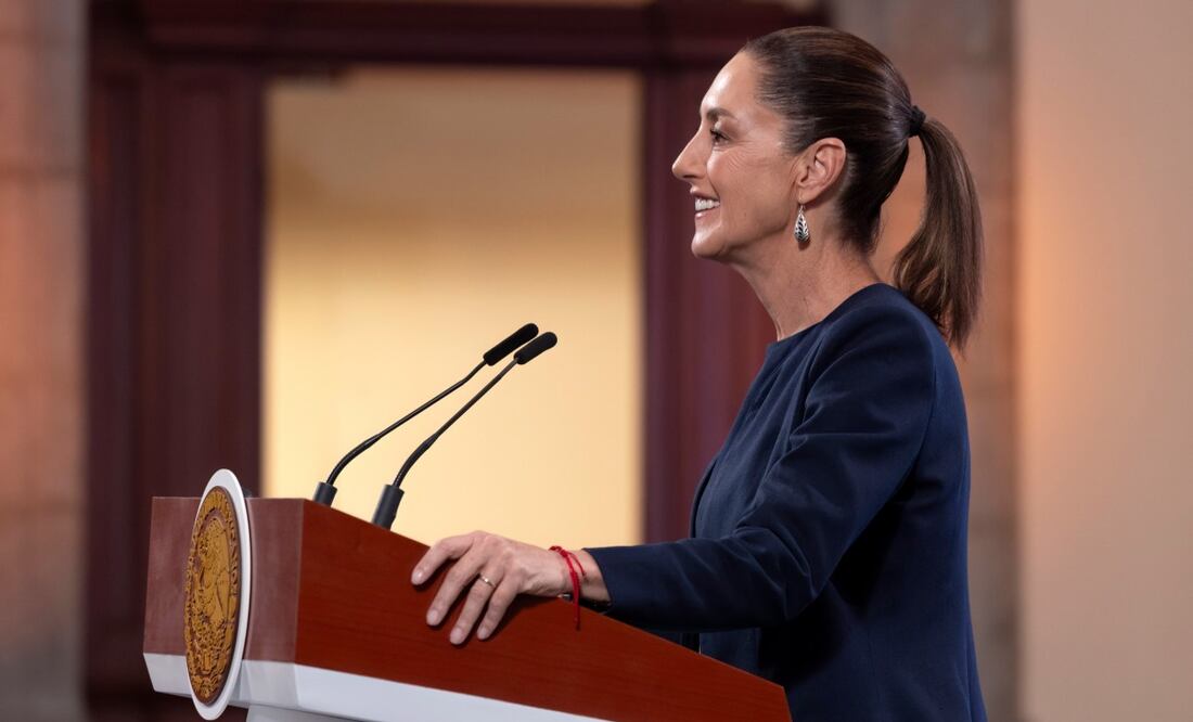 Sheinbaum felicita a los maestros en su día; revisará aumento salarial y otras prestaciones. Foto: Presidencia
