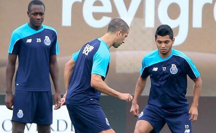 Layún, Herrera y 'Tecatito', registrados para Champions