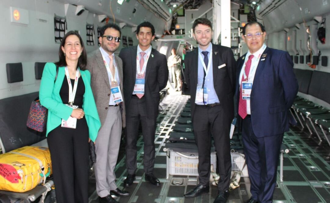 México participa en feria de Reino Unido para atraer inversiones al sector aeroespacial. Foto: SRE