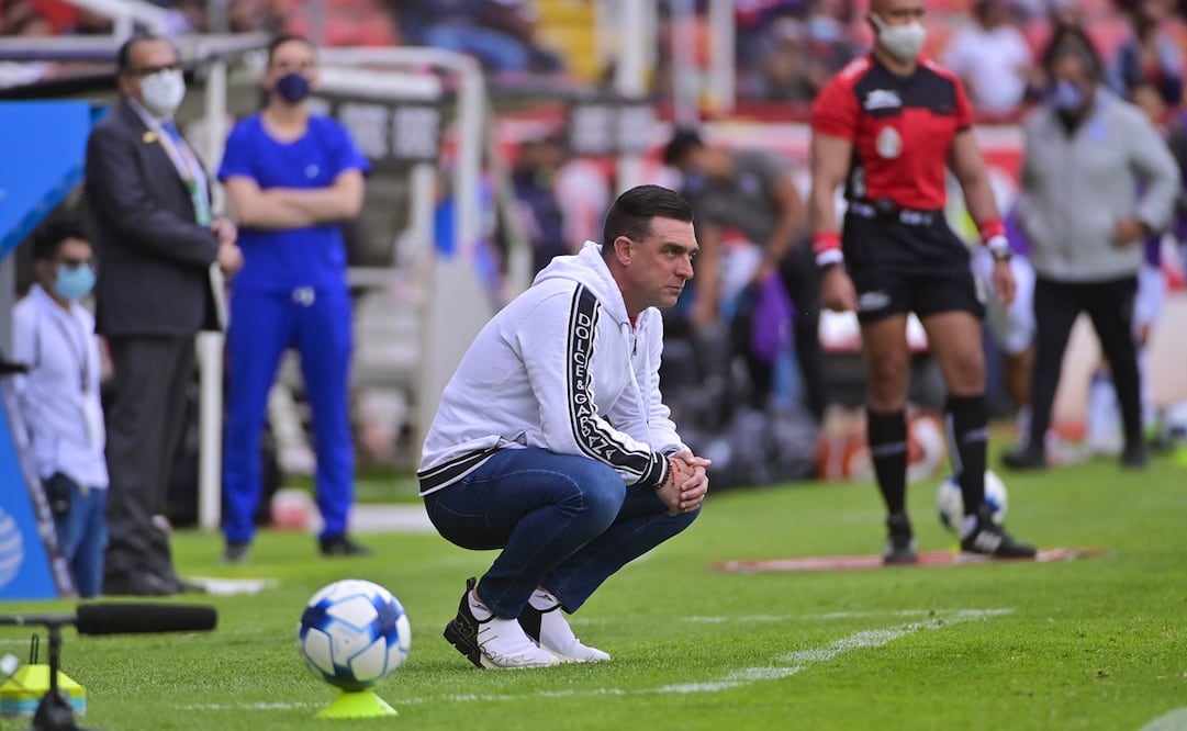 Pablo Guede deja de ser técnico del Necaxa