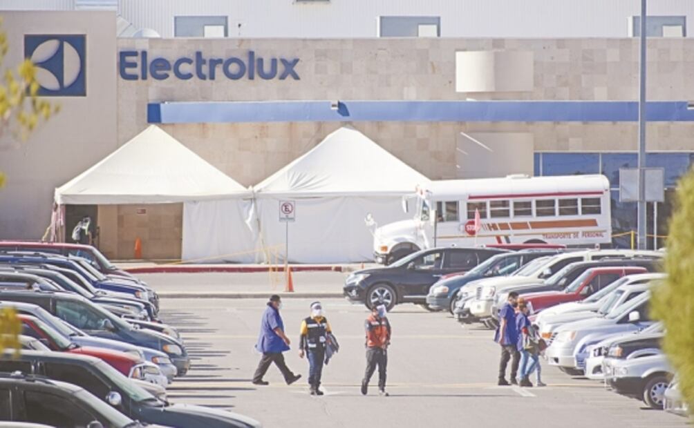 Sin ser esencial, compañía de Cd. Juárez operó sin cuidados; 9 han muerto