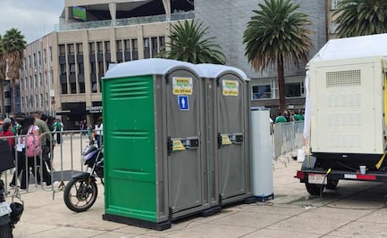 Instalan baños portátiles y pantallas en el Monumento a la Revolución por partido entre México y Chequia; "está muy padre", dicen aficionados