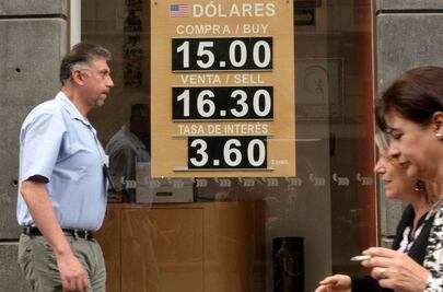 Al superar dólar los 16 pesos, gobierno reprueba: PAN
