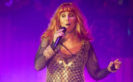 Cher dona 181 mil botellas de agua