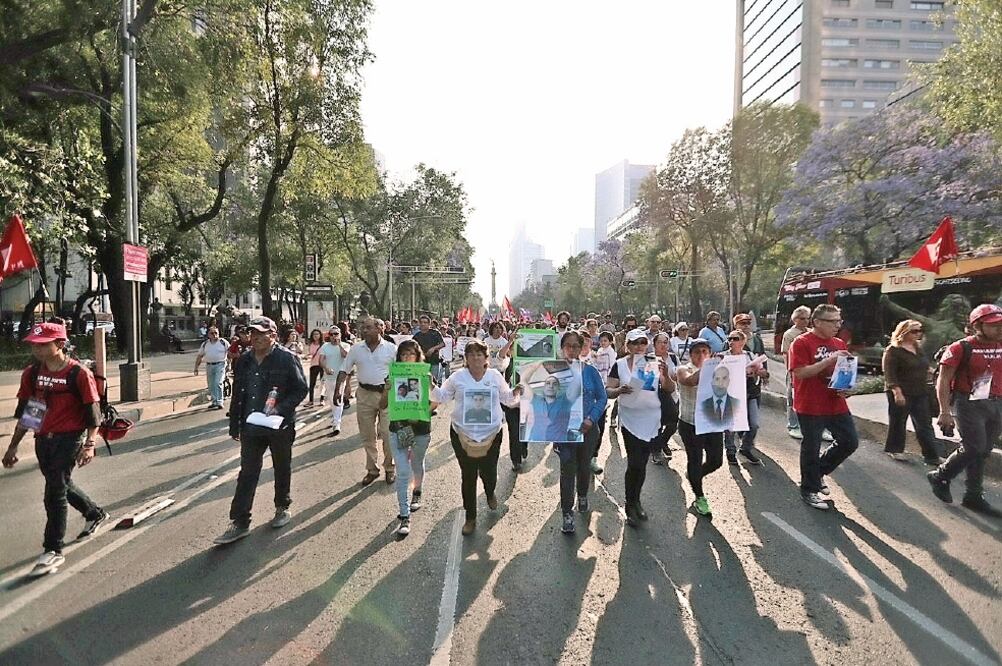 Durante la marcha que se realizó la tarde de ayer y que recorrió la avenida Paseo de la Reforma se señaló que las desapariciones se han convertido en algo cotidiano en México. (ALEJANDRA LEYVA. EL UNIVERSAL)