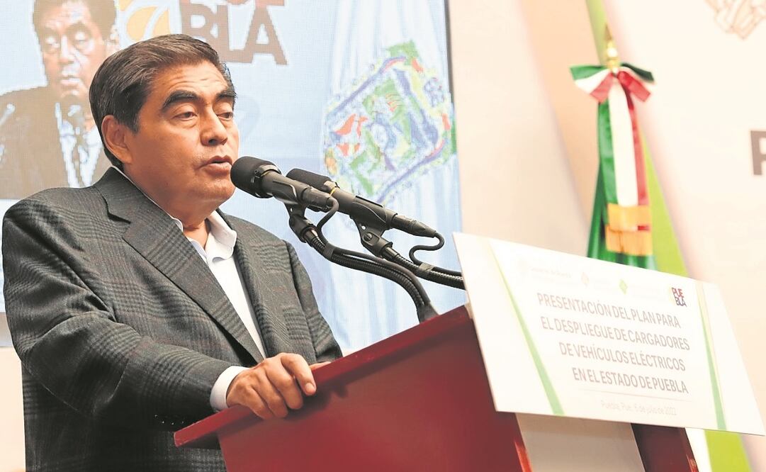 Va gobierno por instalar 43 cargadores de vehículos