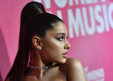 Ariana Grande lloró en concierto al recordar a su ex