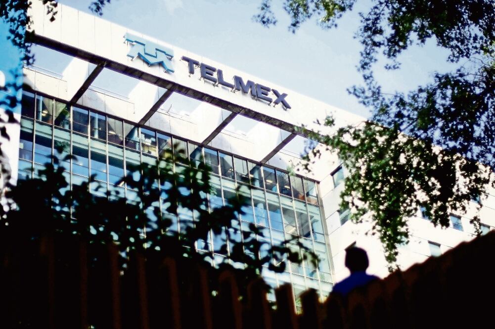 Entre lo que se le impuso, AMóvil debe hacer la separación funcional de Telmex. (ARCHIVO EL UNIVERSAL)