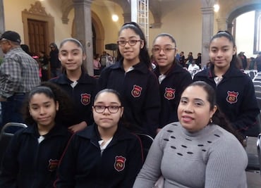 “Si es difícil dar estudio a un hijo, hay que imaginar lo que significa educar a seis”